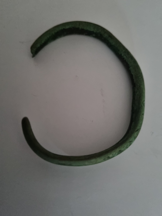 �������